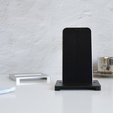 北歐金屬物理擴音創意現代簡約復古桌面適用于iphone手機支架底座