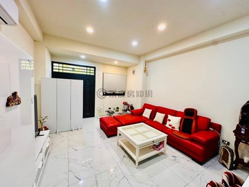 專任！超美秀水大面寬雙主臥輕屋齡別墅可停雙車｜彰化縣秀水鄉雅興街