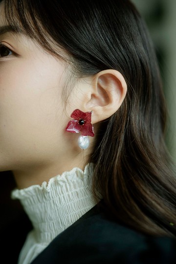 莉莉安娜珍珠垂墜式耳環 Liliana Earrings