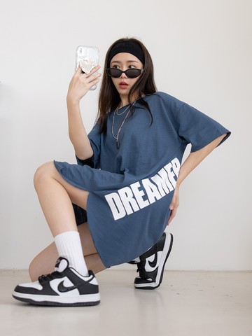 台灣製造．高含棉竹節棉率性潮流印花不收邊長版上衣