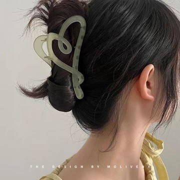 啞光大號愛心抓夾果凍色飽滿后腦勺簡約高級感夏季鯊魚夾甜美發飾