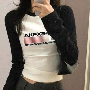 胖胖美依 上衣 長袖T卹 印花 打底衫 保暖 S-XL新款圓領女顯瘦套頭短款衫拼色簡約風百搭上衣-2473.