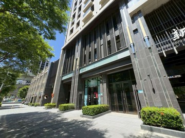 卓悅聯盟新富邑～鋼骨大空間露台｜新北市新莊區中央路