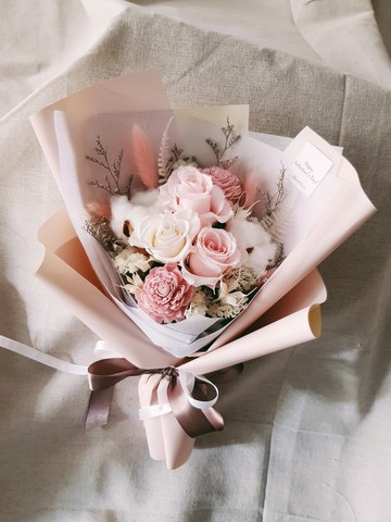 永生花 乾燥花 粉白玫瑰永生花小花束 乾燥花 Pinkoi 設計購物網站 Line購物
