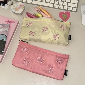 🇰🇷 韓國KKOBA 現貨 MAZZZZY 刺繡 蝴蝶結 亮面 筆袋 刷具包 鉛筆盒 化妝包 韓國文創