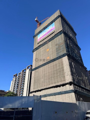 專任南區指標「惠宇國圖館」三房電動車位這間最讚｜台中市南區新榮街