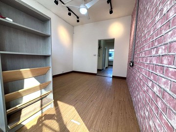 輕軌凱旋二聖站旁│三面採光│三房美寓｜高雄市苓雅區凱旋三路