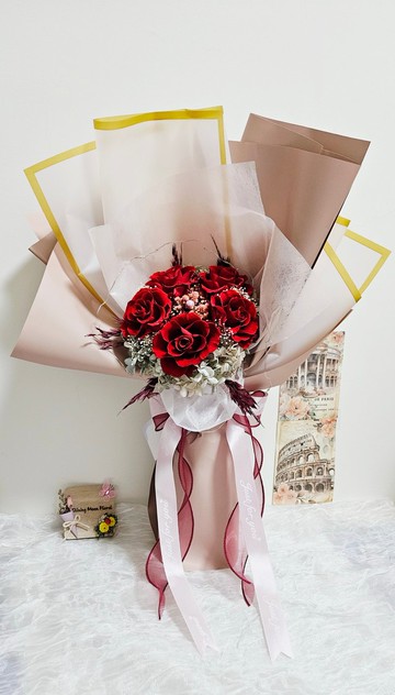 皎月有花 客製永生花花束 緋心唯一