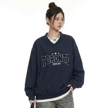 【AMERO】男女款 長袖V領T恤 毛巾繡鬥犬 情侶裝