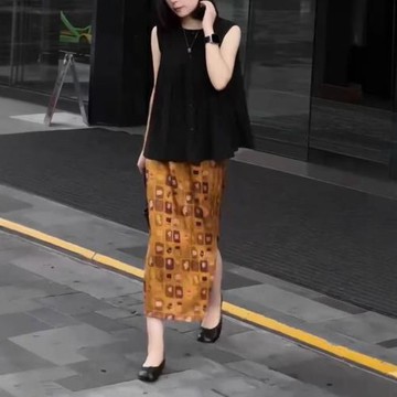 250513大愛美依緣2025夏季新款無袖壓褶寬松上衣復古開叉半身裙女