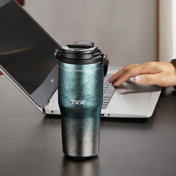 【TKK】悅界時尚拎拎杯 純鈦Ti 冰霸杯 700ML-鈦藍光(禮盒組)