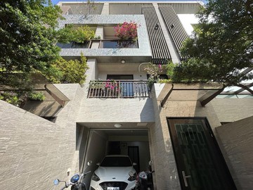 阿麗精選輕屋齡別墅｜臨路雙車市政路開通中科首選｜台中市西屯區福中十五街