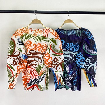 現貨+預購 三宅風皺褶衣服褶皺上衣摺衣彈力女裝顯瘦折衣大碼-蝙蝠袖寬鬆T恤2色74cg70【獨家進口】【米蘭精品】