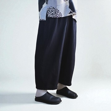 墨黑立體直條直筒寬褲