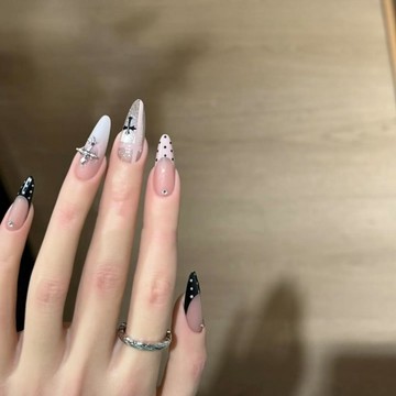 💗Yuki Nail💗黑粉十字架手工美甲穿戴甲高階ins網紅氣質甜酷法式辣妹顯白學生