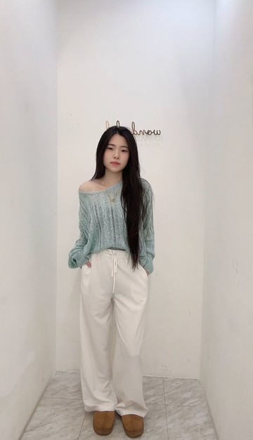 VENUS MIT 下縮口麻花針織衣