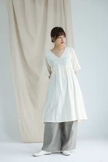 Chikankari 刺繡工藝短袖領洋裝_冰河藍