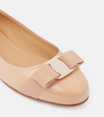 Ferragamo Varina bow-detail patent leather ballet flats