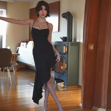 歐美風INS新款時尚辣妹低胸一字領掛脖中長裙性感露背吊帶連衣裙