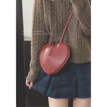 小眾設計紅色包包女2023新款時尚愛心斜挎包韓國心形單肩斜挎包