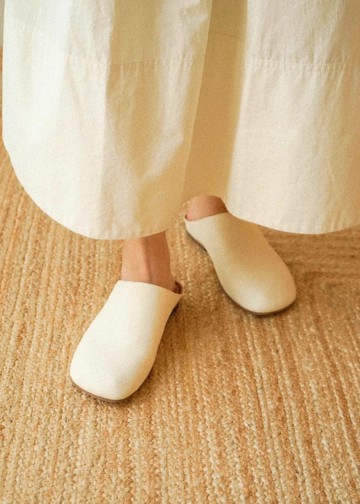 法式極簡 日本產小羊皮圓頭拖鞋 極簡包頭拖鞋