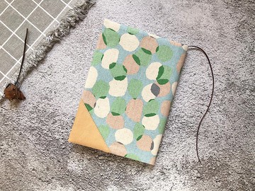 手作布書衣。可調式書衣。春天