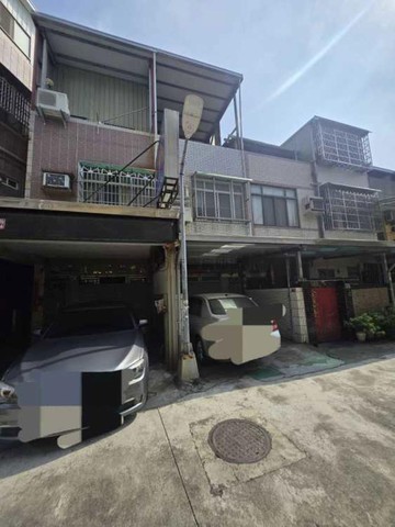 三多商圈光華商圈邊間採光透天門前好停車24873｜高雄市苓雅區廣東二街