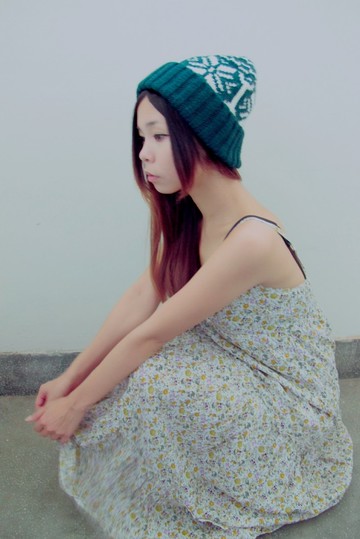 Lan 毛線毛帽子(雙色提花白墨綠)