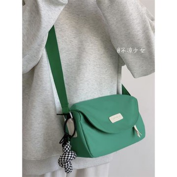 不涼少女純色百搭斜挎包日系ins學生簡約休閑郵差包通勤小包包女