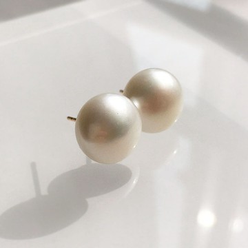 14KGF 大顆鈕釦圓形淡水珍珠耳環