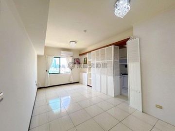 三民區精華｜鼎中商圈｜稀少兩房平車釋出｜屋主誠售｜高雄市三民區鼎義街