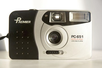 Premier PC-651 傻瓜相機 35 毫米全功能背帶