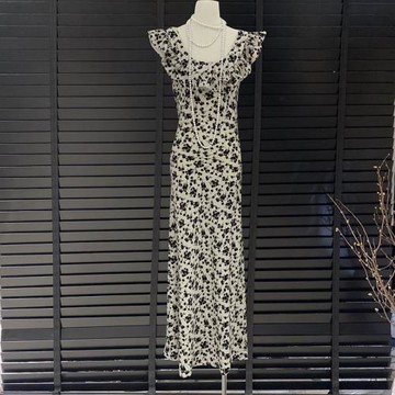 十三行輕熟風圓領小飛袖荷葉邊修身優雅直筒裙墜感碎花連衣裙女夏