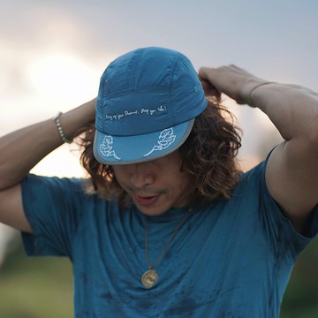 RED LEAF RUNNING CAP - BLUE JEAN