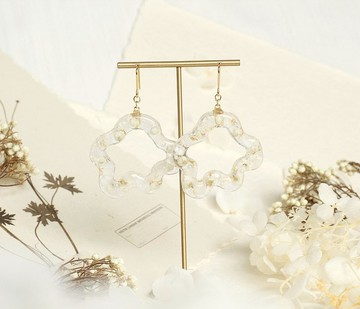 不規則 幾何 乾燥花 滴膠 耳環 / 透明 /  耳夾