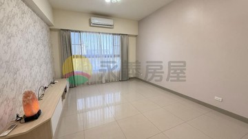 鼎金商圈城揚J-world三房美裝潢附平車｜高雄市三民區金鼎路