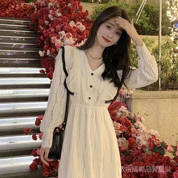加厚蕾絲溫柔女裝內搭加絨顯瘦新款打底春秋連衣裙長裙子法式氣質