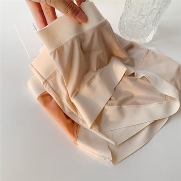 泡芙喵喵裸感絲滑冰絲無痕內褲女夏季薄款抗菌襠冰肌面膜性感提臀