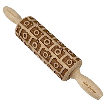 SOLO歐洲家居 櫸壓紋擀麵棍 相機  24 x 直徑4.5cm  1個