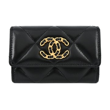 CHANEL 經典19系列菱格紋小羊皮翻蓋卡片夾(黑色)