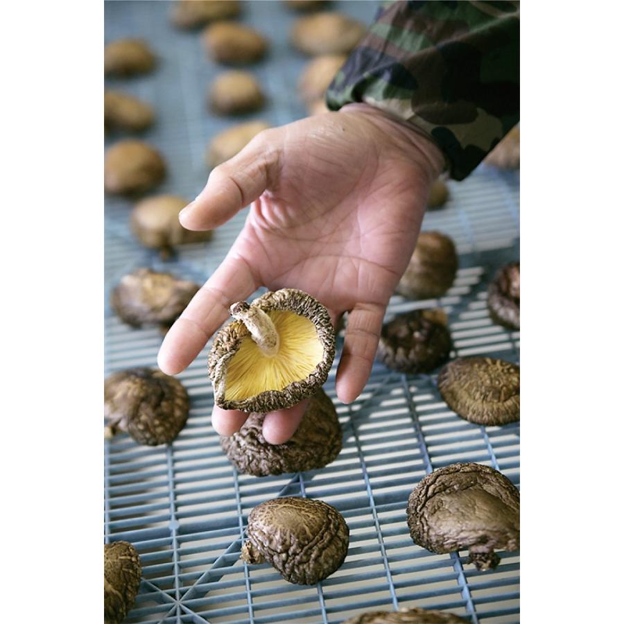 椎茸と山椒の佃煮（山椒の実と葉、原木椎茸）