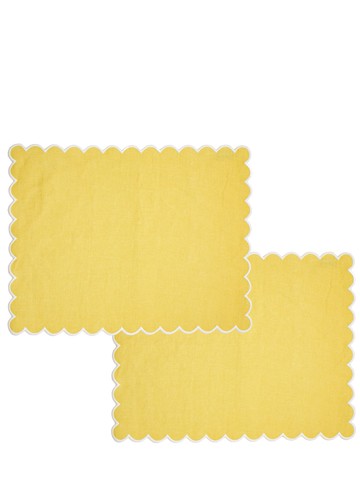 Set Of 2 Scalloped Edge Placemats