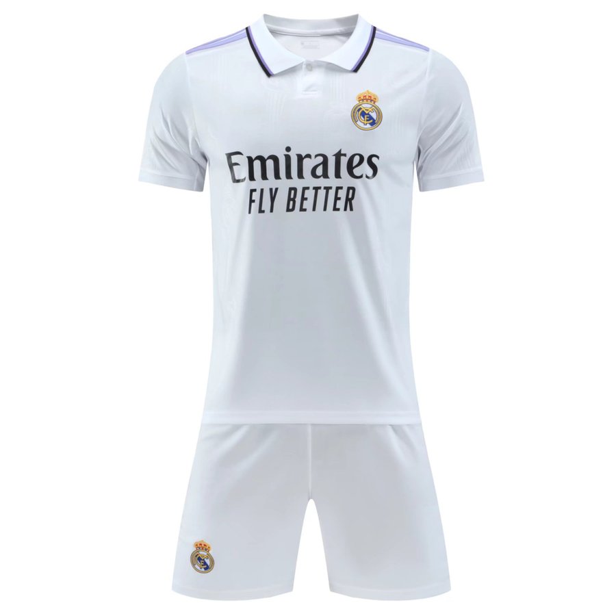 130 Luka Modricレアル マドリード サッカーユニフォームキッズ130 サッカーユニフォームキッズ Luka Modricレアル マドリード