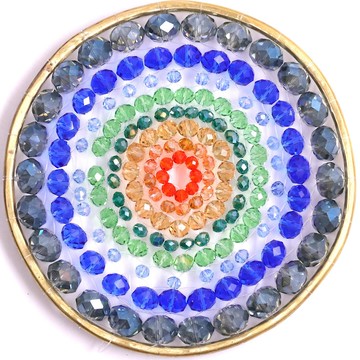 光的療癒藝術：彩虹色曼陀羅光太陽捕手