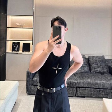 夏季小眾禁欲系金屬裝飾針織修身打底衫背心男士痞帥內搭坎肩上衣