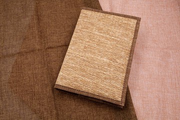 【紙布家】包邊書套、書衣、手帳套、筆記本套 (A5/G16K) 草編黃