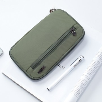 《TRAVELON》防盜旅遊護照包(抹茶綠)