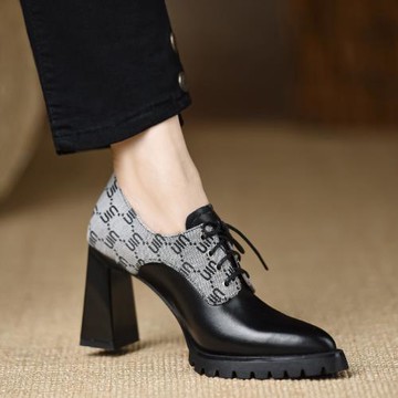 熊大叔女鞋~8.5cm~高跟鞋粗跟防水臺單鞋女真皮尖頭系帶拼色