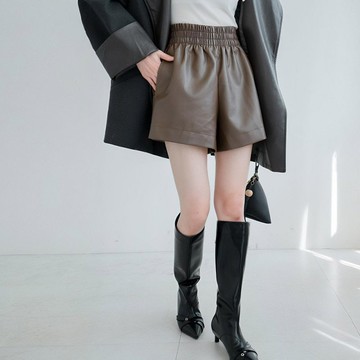 現貨★腰鬆緊側口袋皮短褲(共4色) 1028 【NR2231】