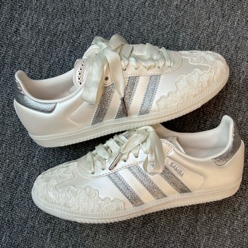 ADIDAS ORIGINALS SAMBA OG 銀色閃粉 蕾絲花紋 緞面 米白 休閒鞋 森巴 女鞋 HP3658